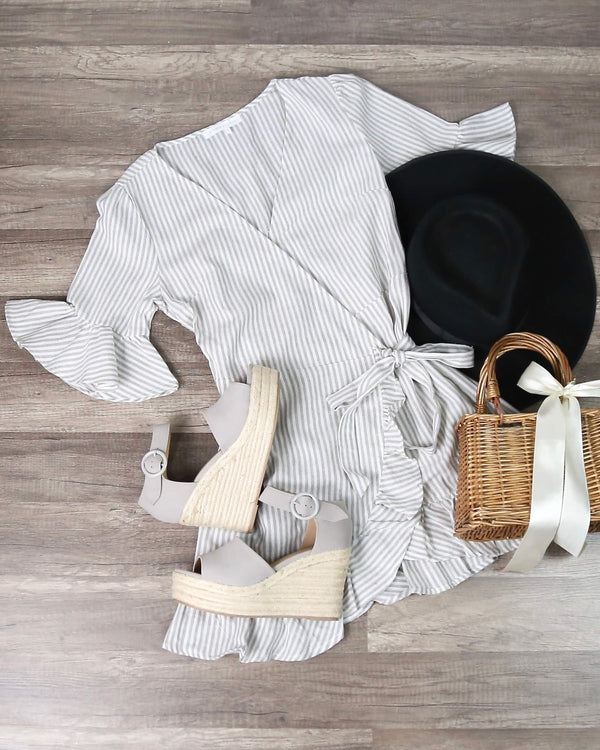 Flowy Swing Knit Turtleneck Mini Dress in Taupe – Shop Hearts