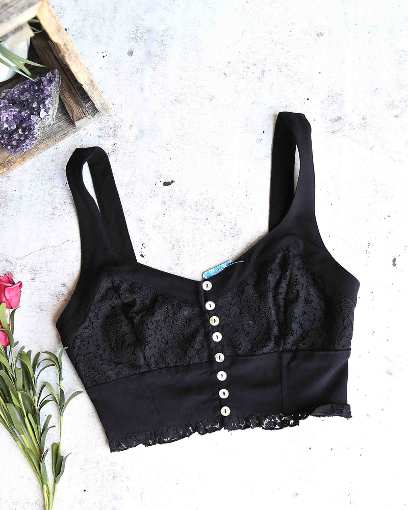 Free People - Here I Go Brami Lace Crop Top in Black – Shop Hearts
