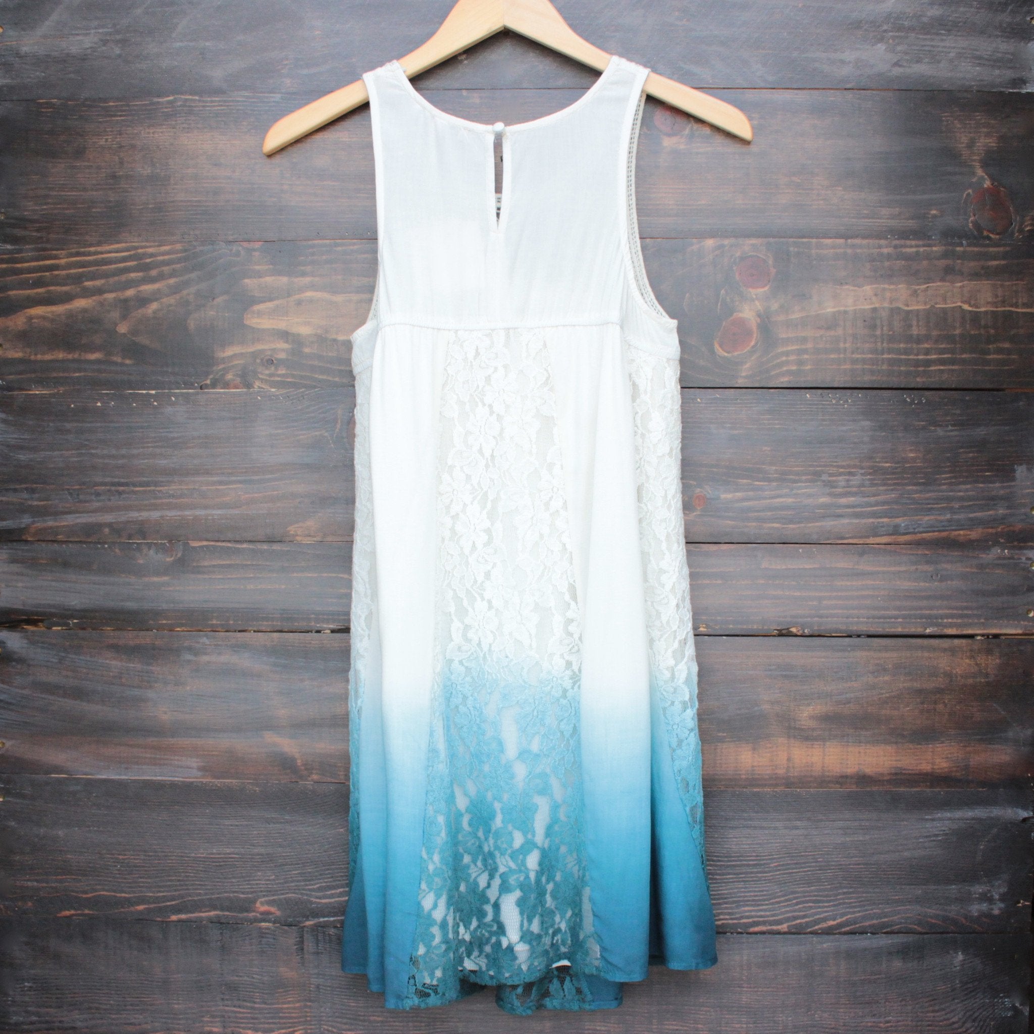 upper lace flowy dress