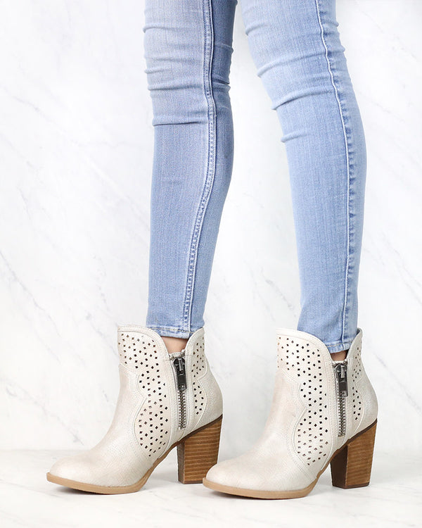 Not rated groove sales thang booties