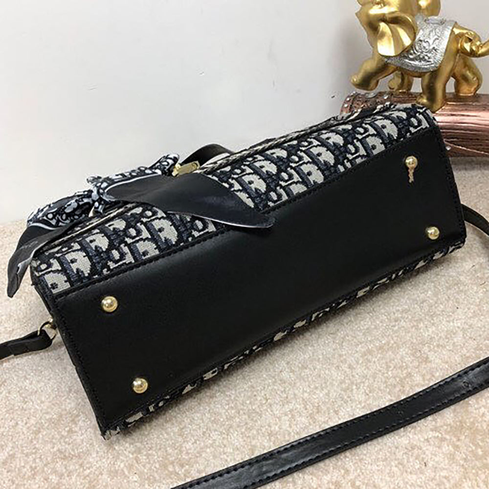 Christian Dior embroidered letter logo Women's shopping handbag flip shoulder bag messenger bag