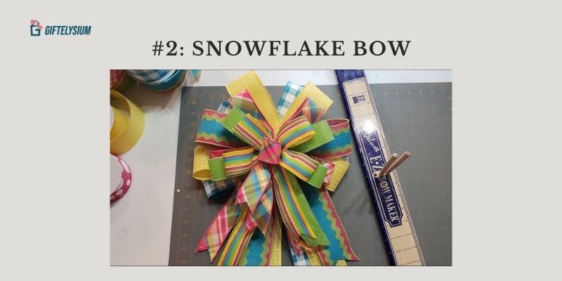Snowflake Bow in Gift Wrapping