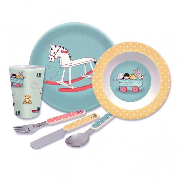 cutlery and dinner sets