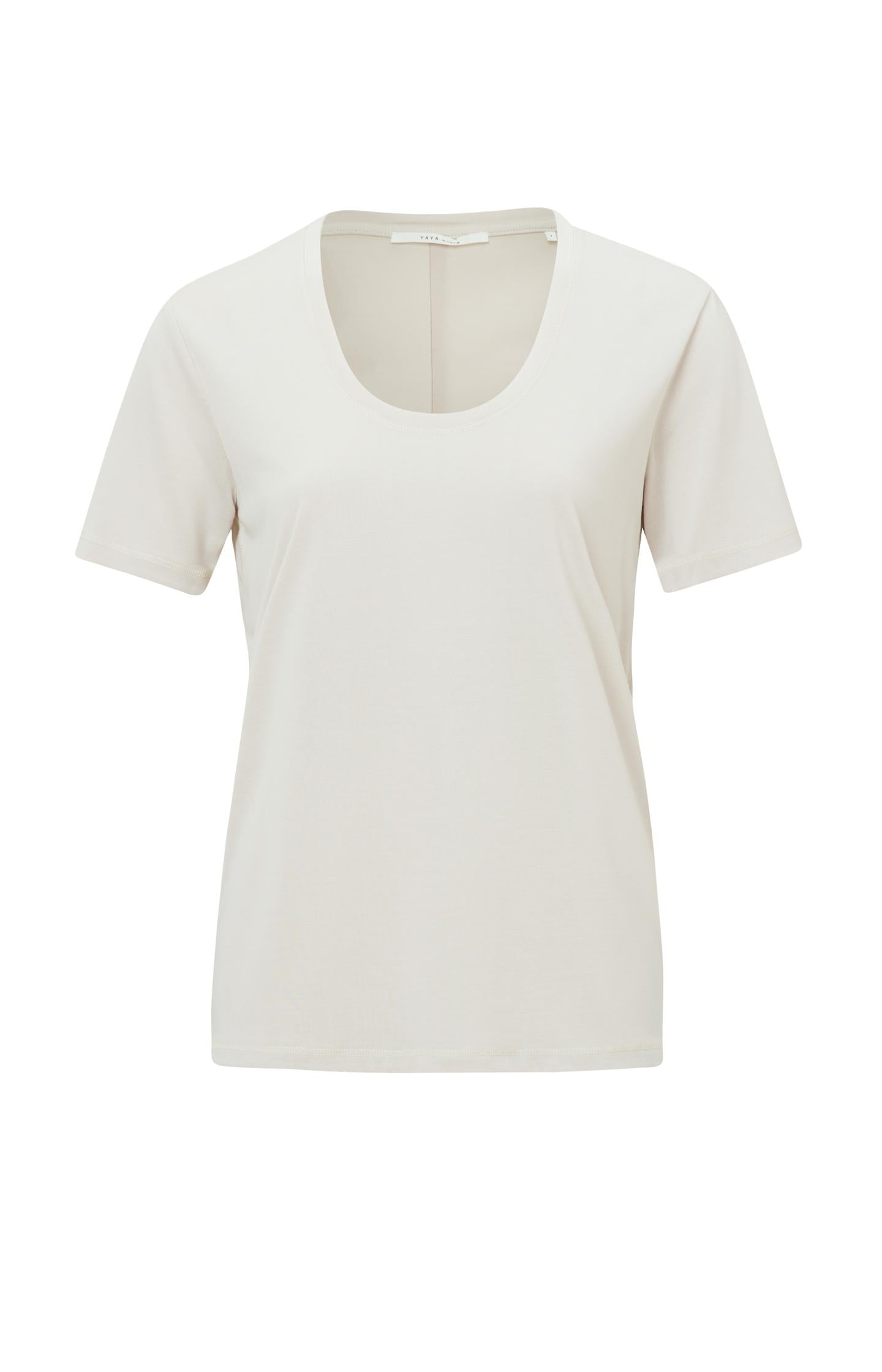 Basic T-shirt with round neck and short sleeves in slim fit - Type: product