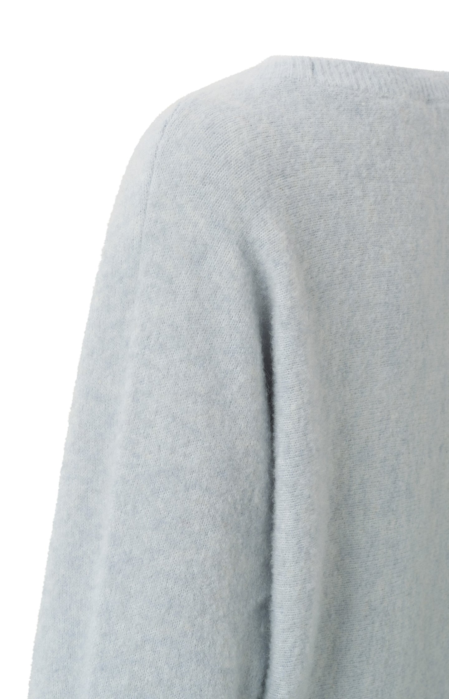Boatneck sweater with long sleeves and a seam detail