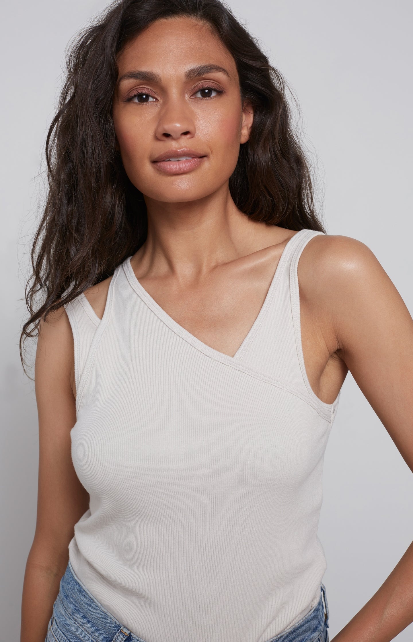 Cotton ribbed top with neck detail in regular fit - Type: lookbook