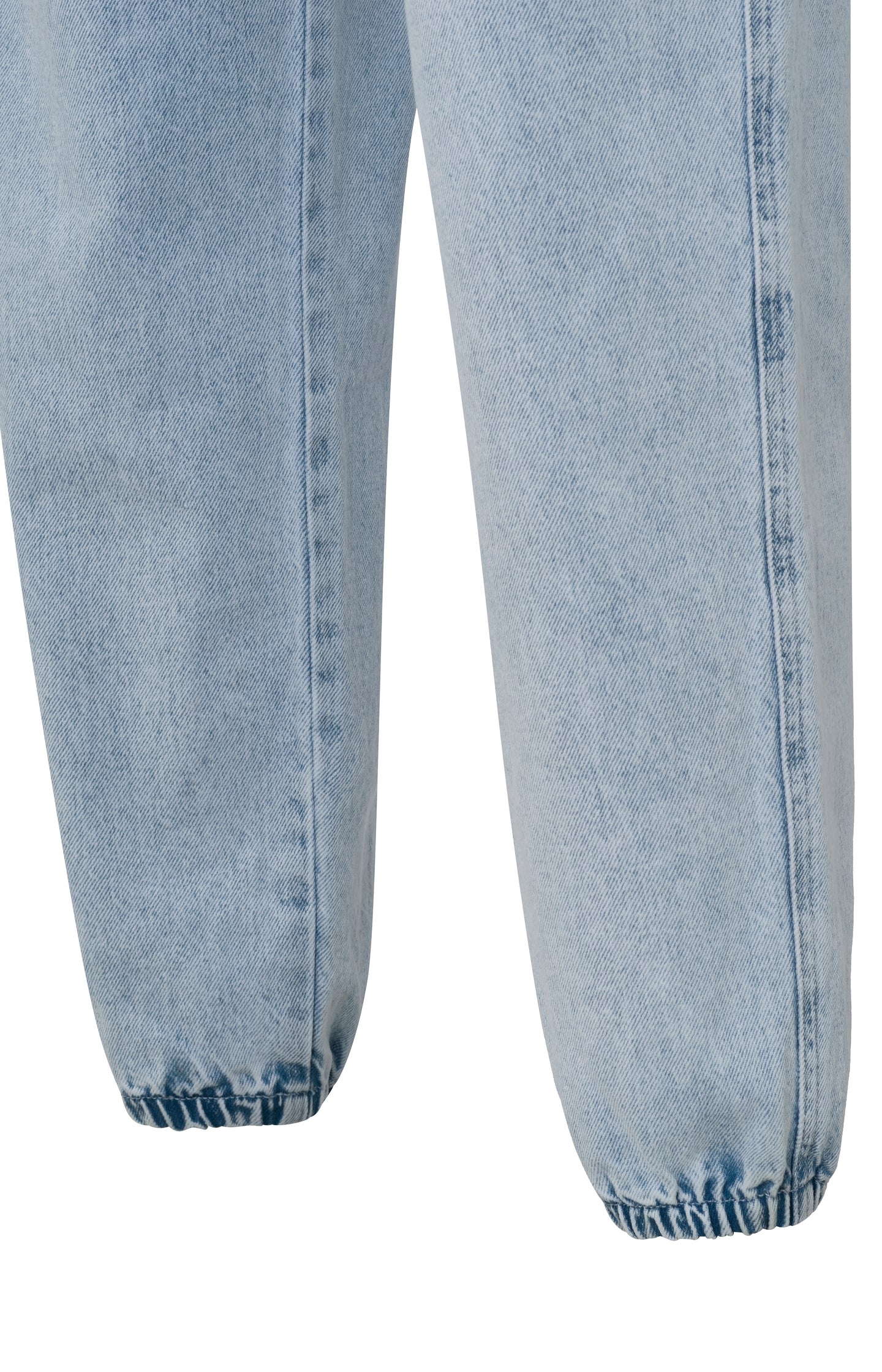 High waist denim with side pockets, zip fly and seam details