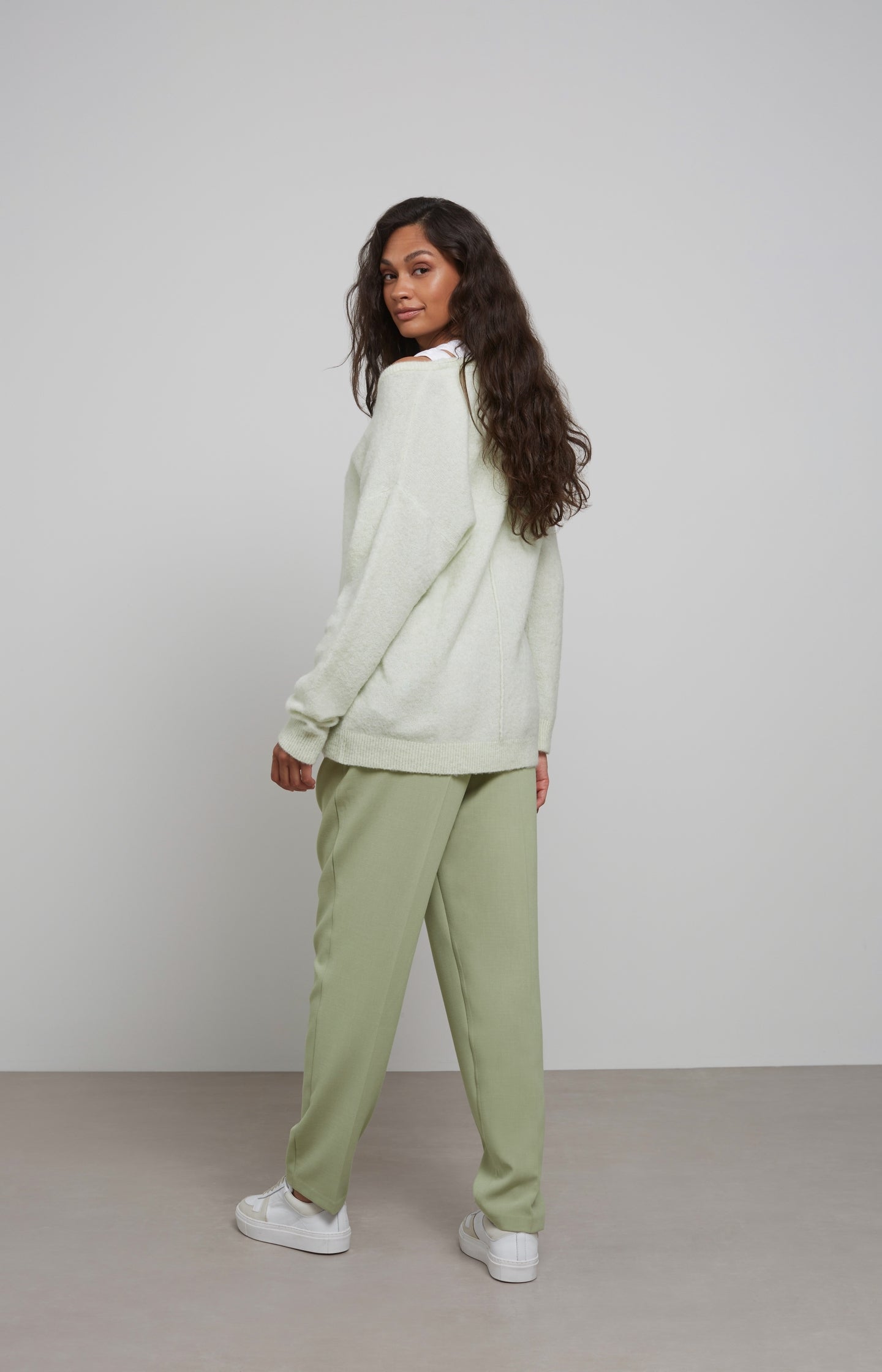 High waist trousers with pleated details and side pockets - Type: lookbook