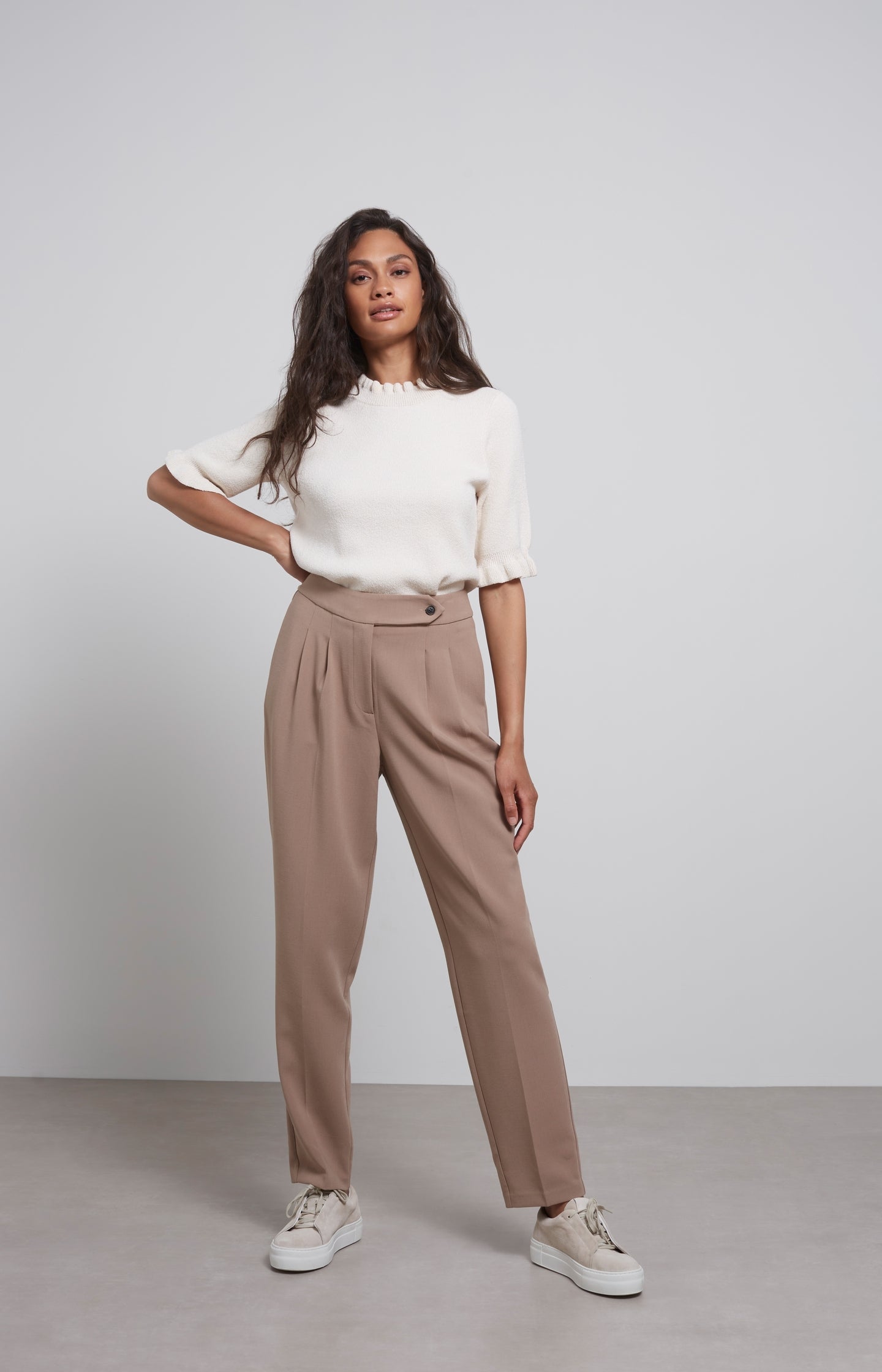 High waist trousers with pleated details and side pockets - Type: lookbook
