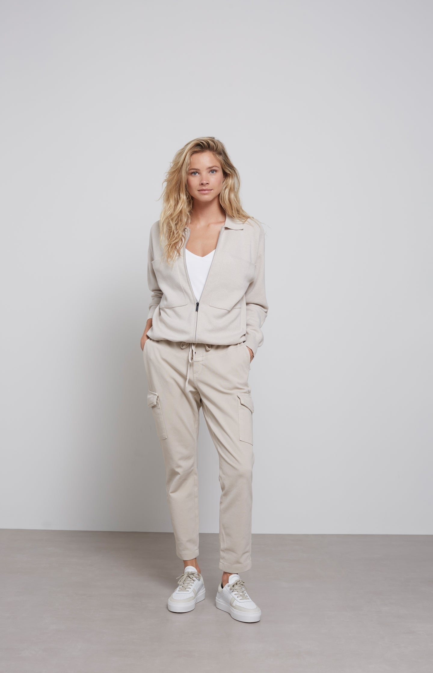 Jersey cargo trousers with drawstring and elastic waist