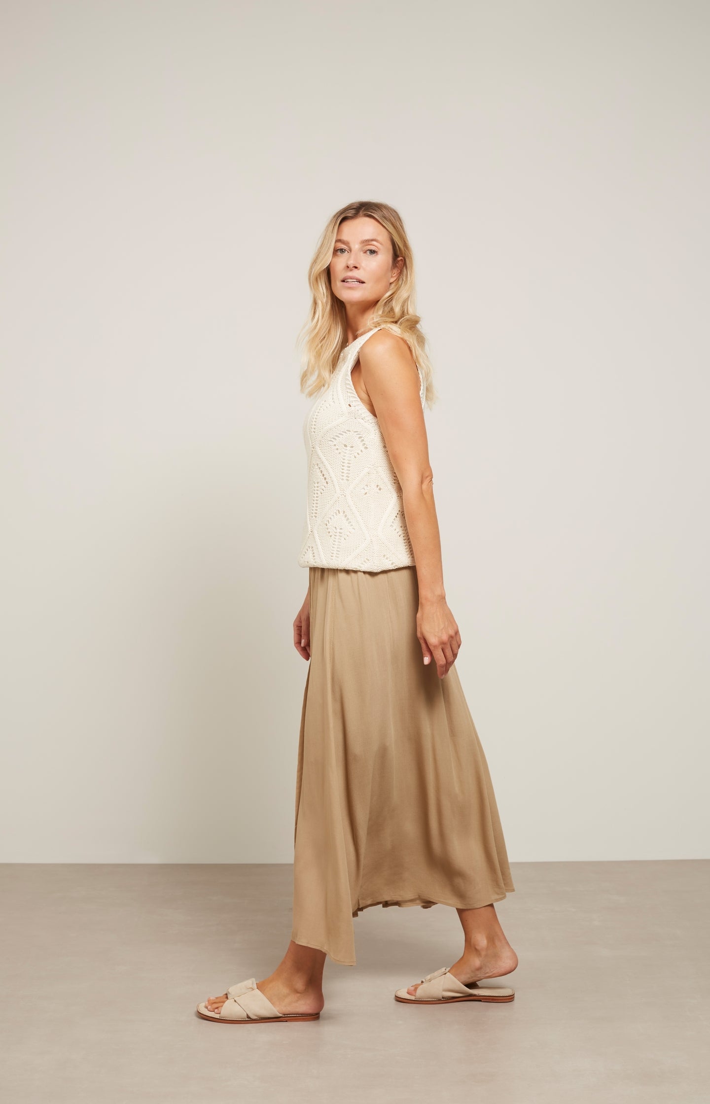 Long A-line skirt with buttons and elastic waist