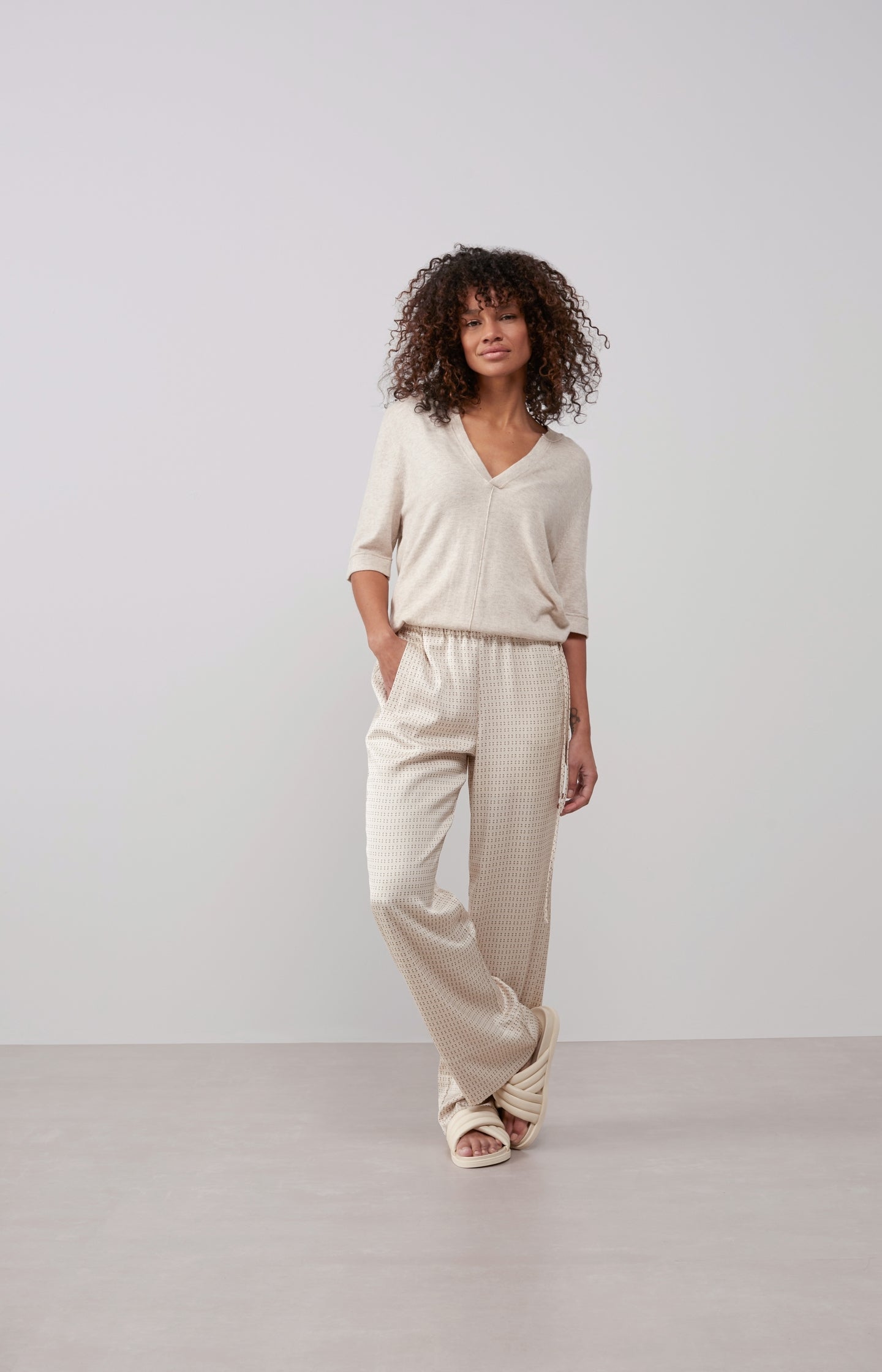 Pants with wide leg, side pockets and print 32 inch - Type: lookbook