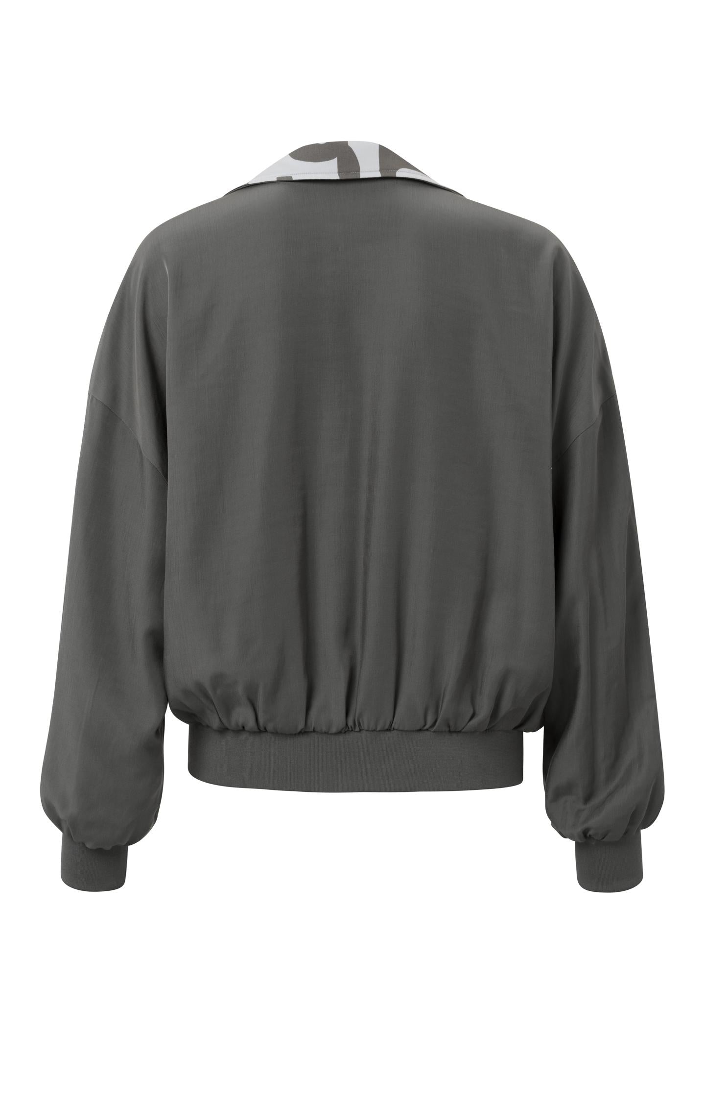 Reversible bomber jacket with 7/8 balloon sleeves and zip