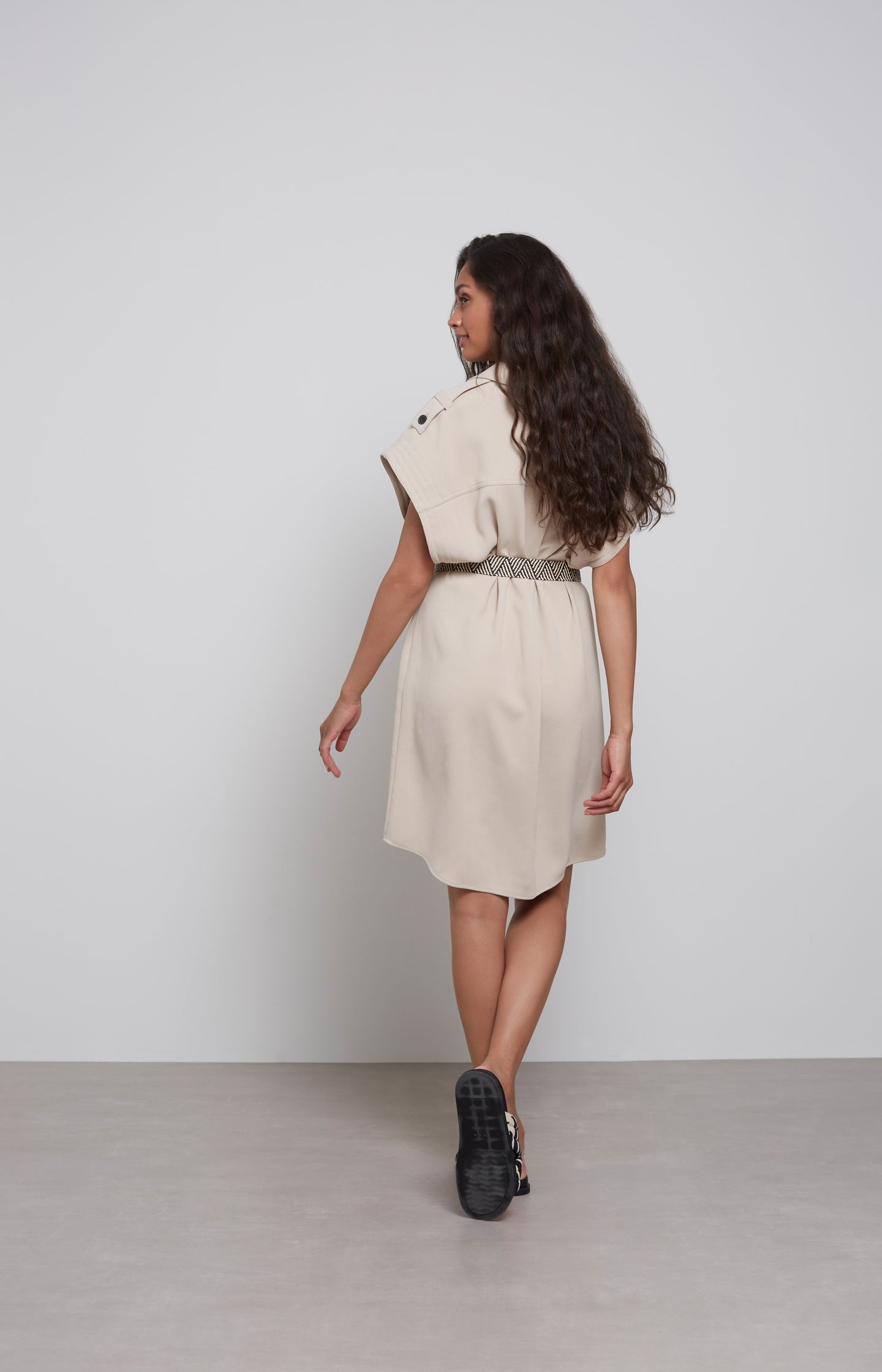 Sleeveless dress with pockets, buttons and shoulder details - Type: lookbook