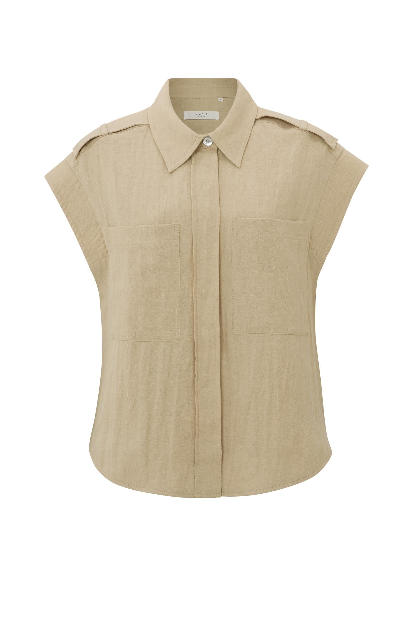 Sleeveless shirt jacket with buttons and chest pockets - Type: product