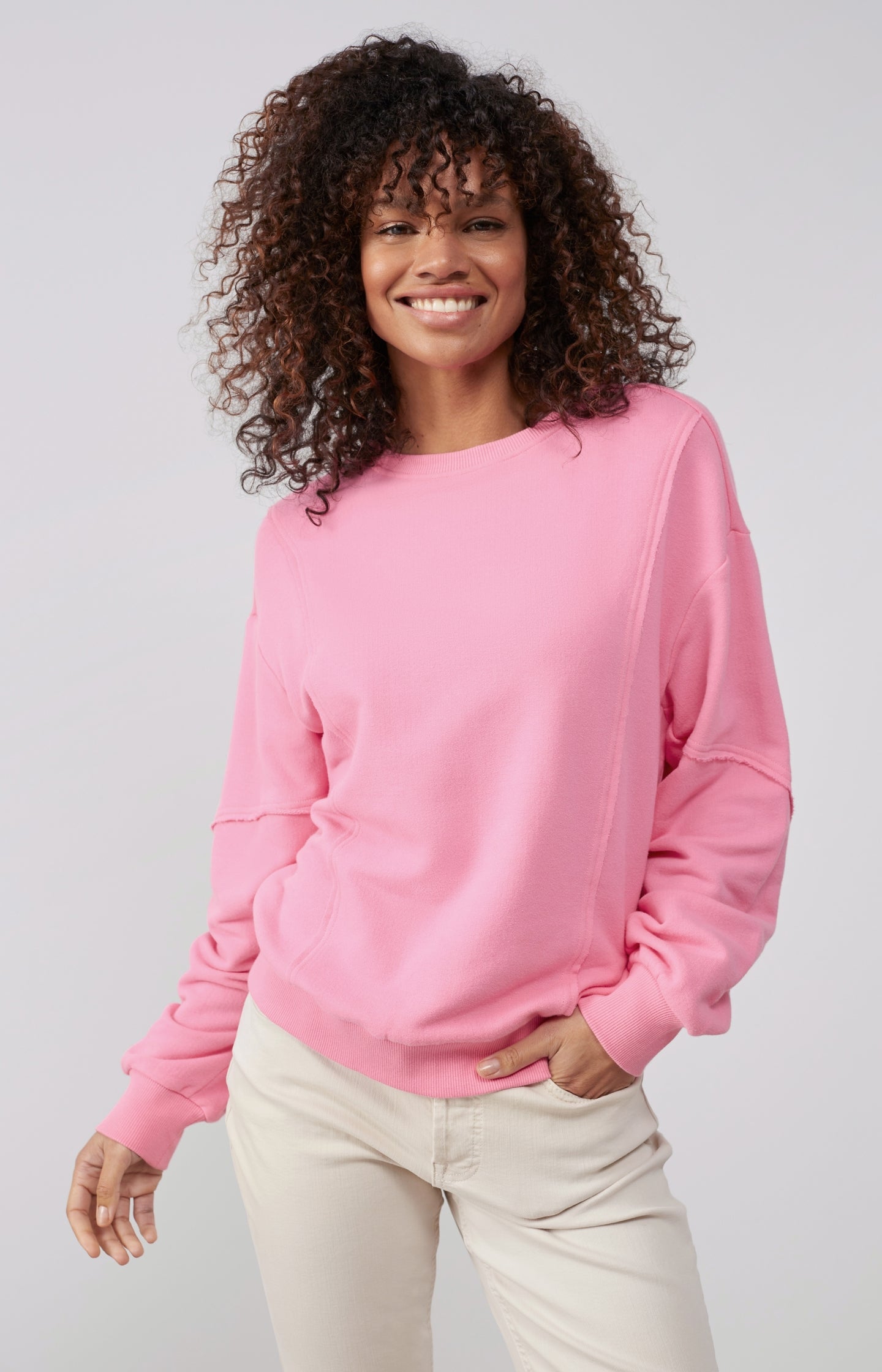 Sweatshirt with crewneck, long sleeves and seam details