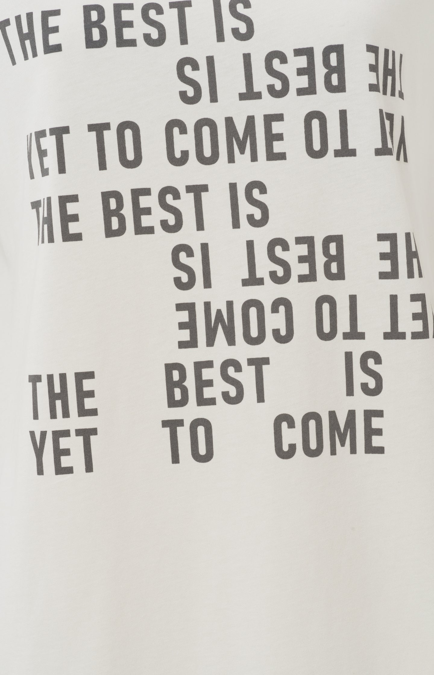 T-shirt with round neck, short sleeves and print with text