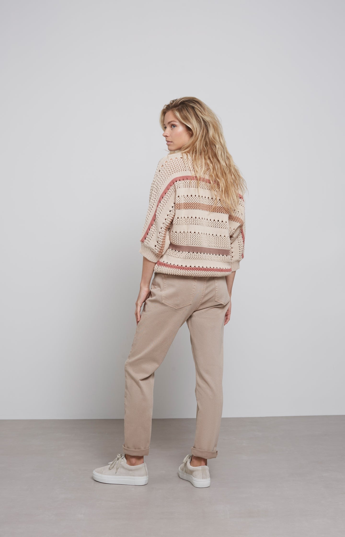 Textured sweater with stripes, round neck and 7/8 sleeves