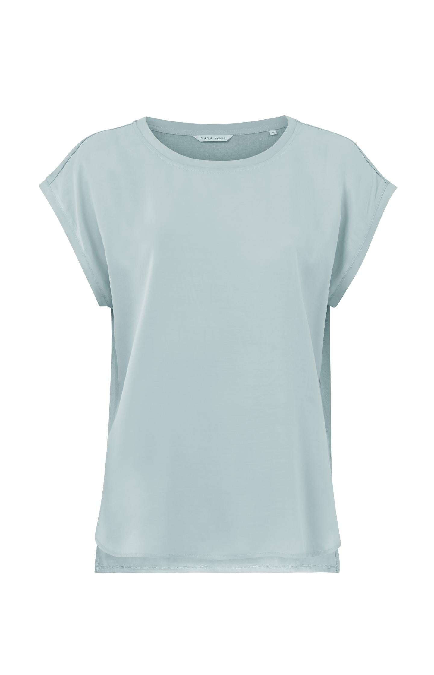 Top with round neck and cap sleeves without shoulder seams - Type: product