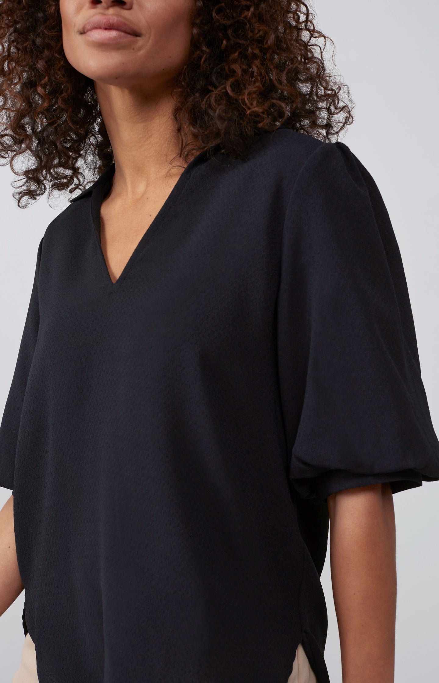 Tunic top with V-neck and short puff sleeves in wide fit