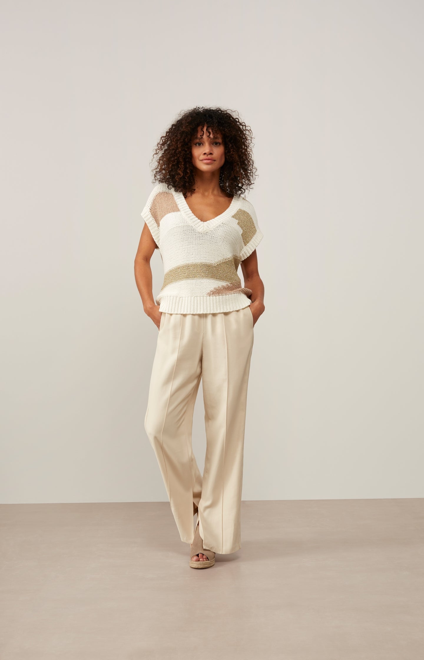 Soft woven wide leg trousers, with elastic waist and slits - YAYA EU