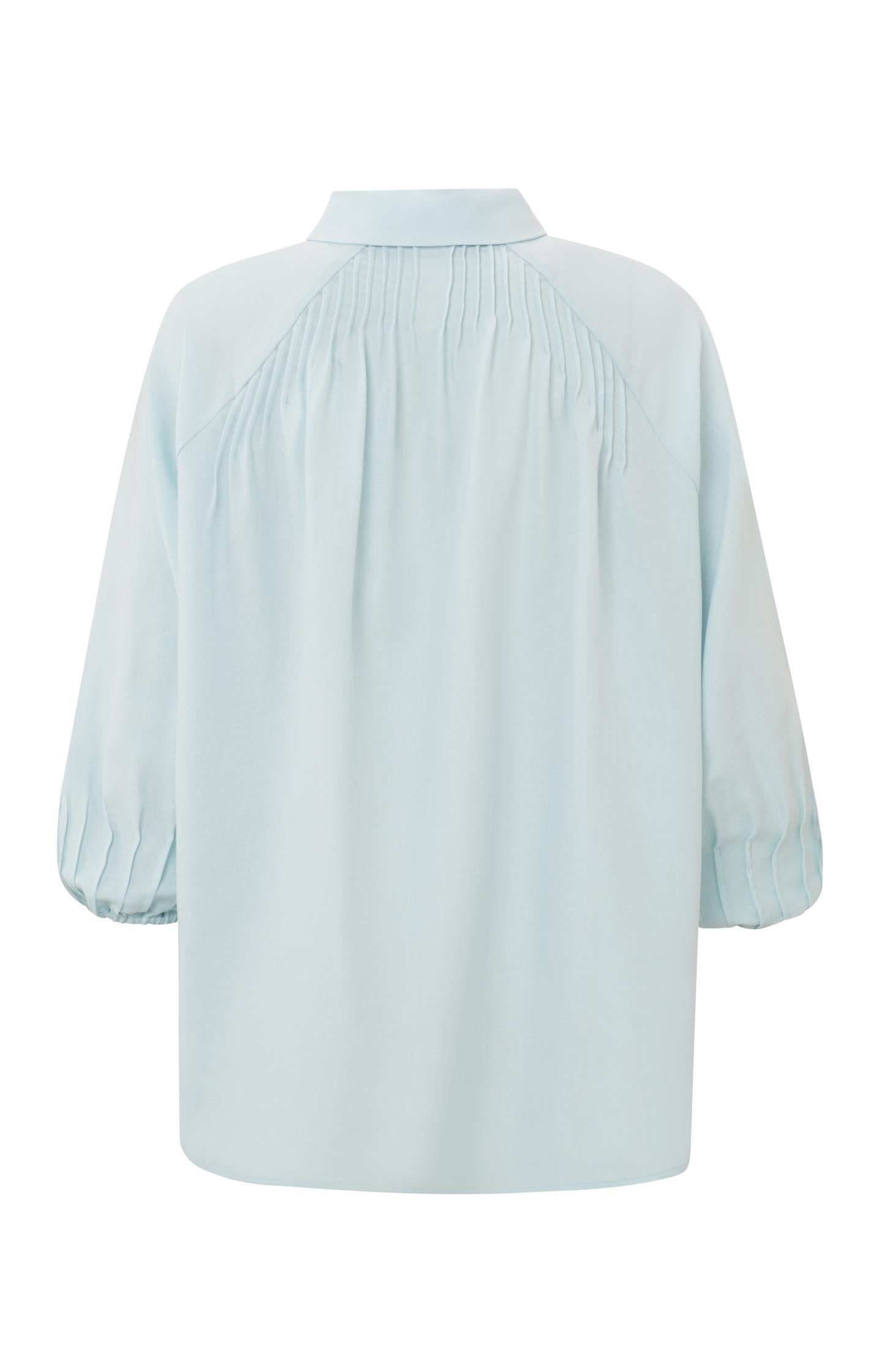Woven top with collar, 7/8 raglan sleeves and pleated detail