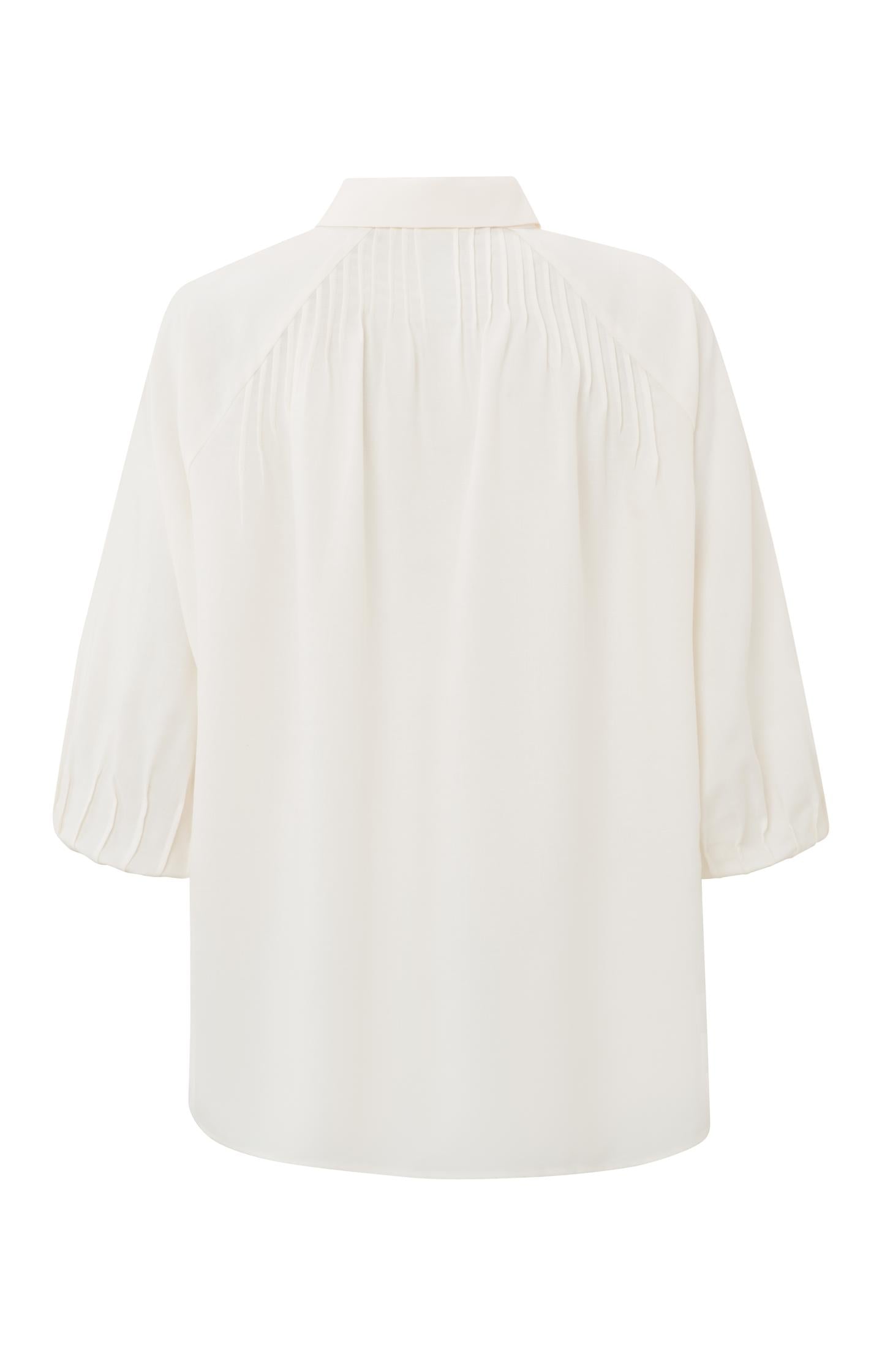 Woven top with collar, 7/8 raglan sleeves and pleated detail