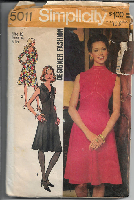 Simplicity 5011 Sleeveless Dress Vintage Sewing Pattern 1970s Designer Fashion - VintageStitching - Vintage Sewing Patterns