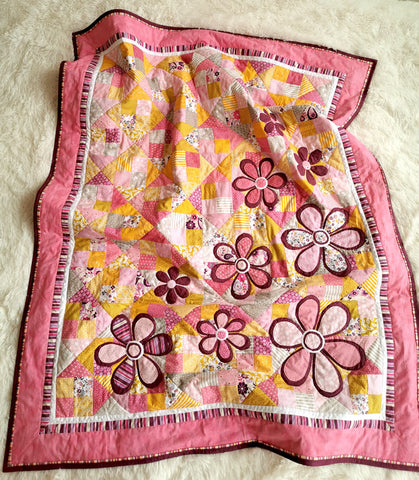 Darling flower quilt for a girl - "Blooming Meadow"