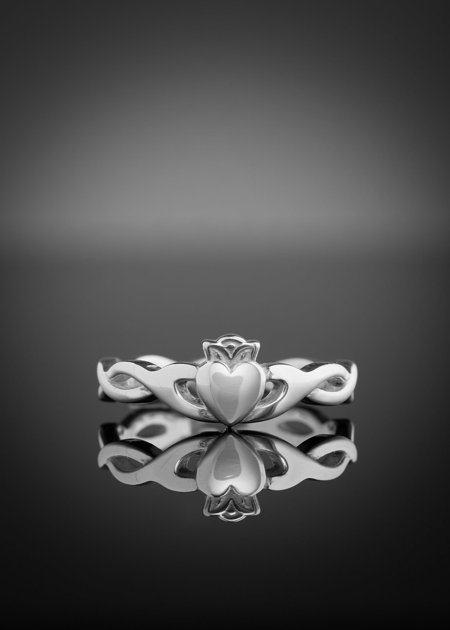 Silver Claddagh Ring Twist Band – Claddagh Design