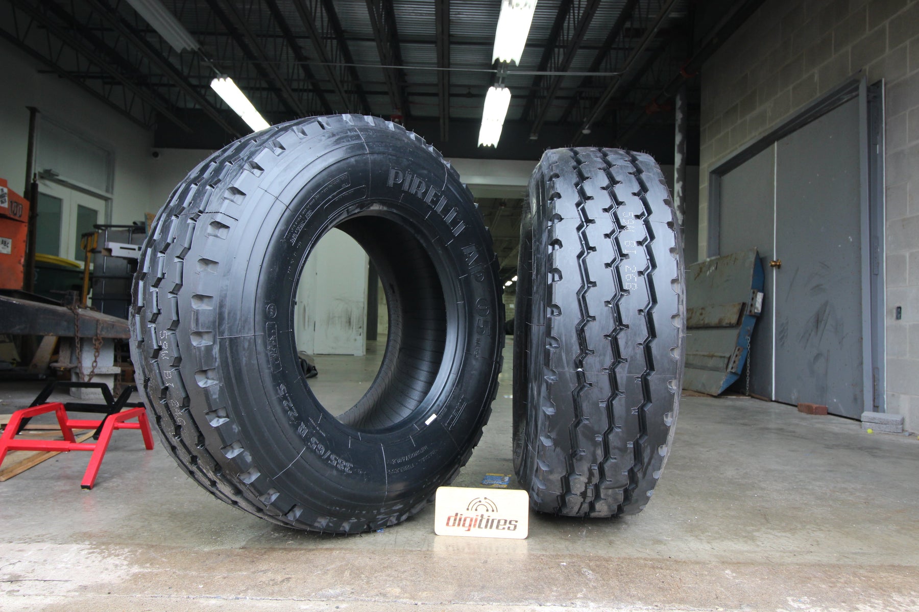 Fortune FAM211 425/65T22.5 165K L Tire 