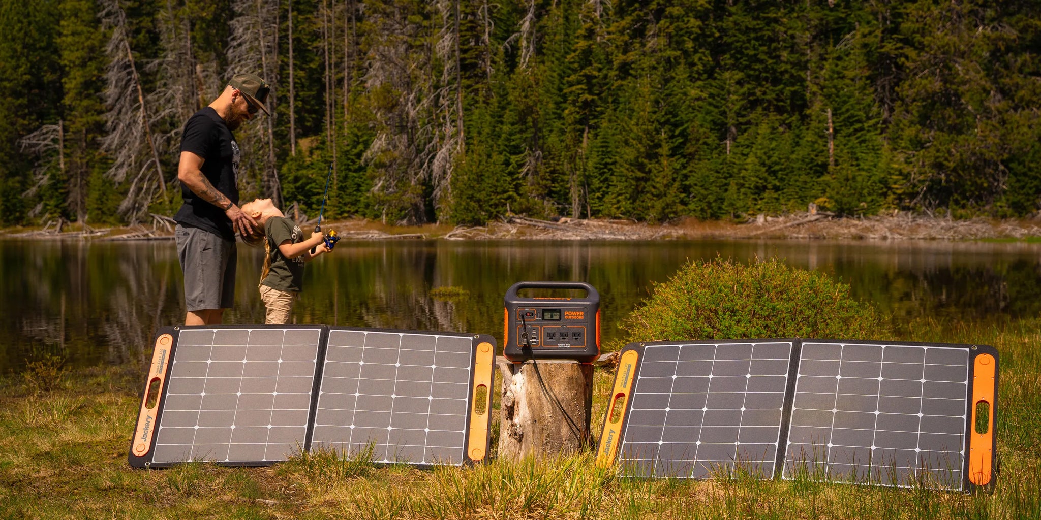 Jackery Explorer 880 Portable Power Station - Two Solar Panels Charging