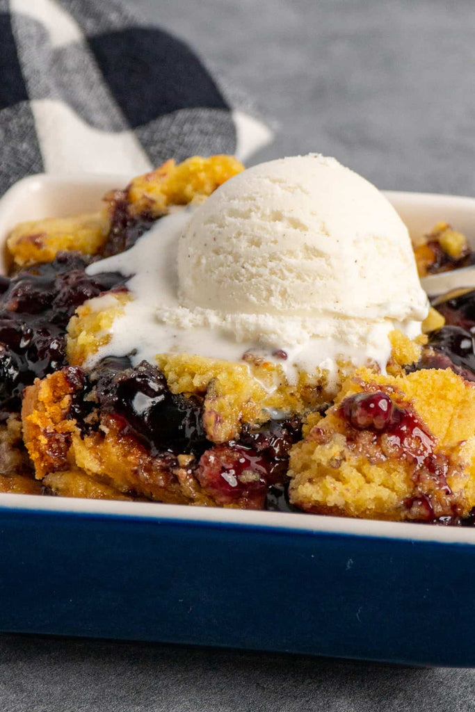 Crock Pot Blueberry Cobbler