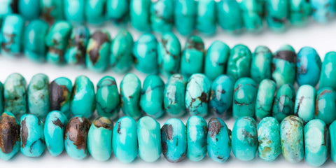 strand of blue green turquoise beads