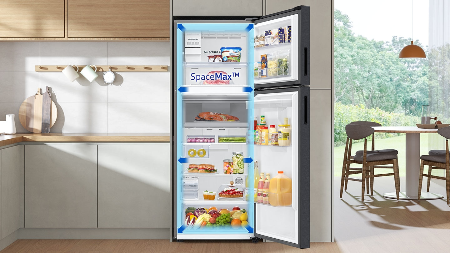 Blue arrow indicates RT6300A’s storage space is wider than conventional refrigerator.