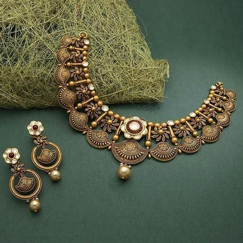 oxidised gold jewellery with black saree
