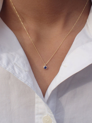 blue sapphire stone: casual