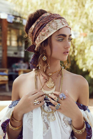 boho chic look : accessories