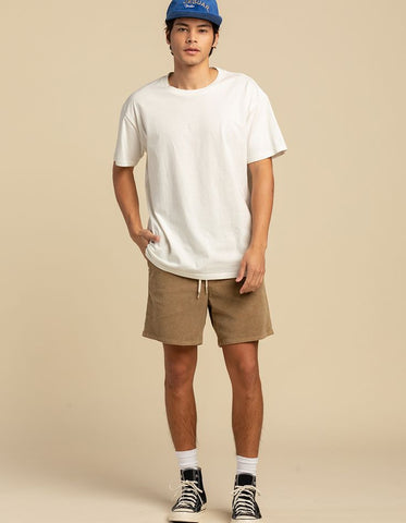 men summer capsule wardrobe: shorts