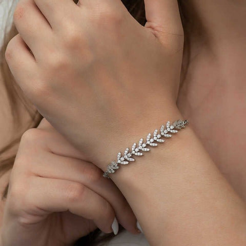  silver bracelet for women : romantic