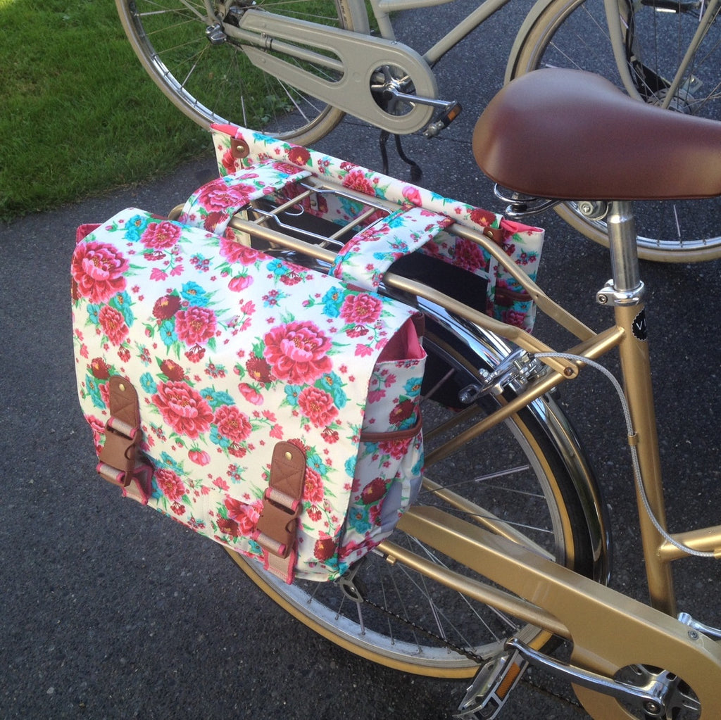 basil bloom pannier