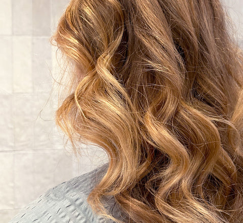 Why you should curl your hair without any heat