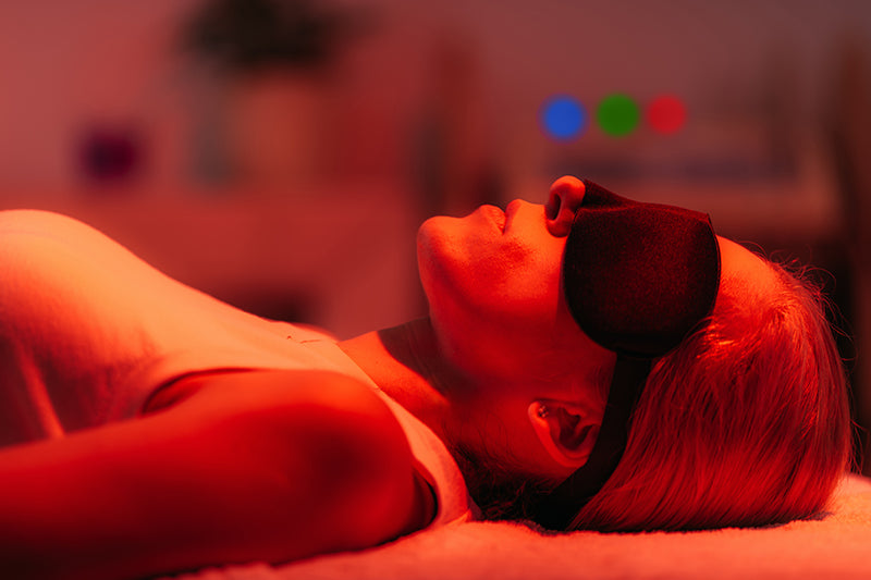 Effektive Rotlichttherapie-Lampe für Hautpflege und Muskelentspannung, bietet Infrarot-Bestrahlung und fördert die Durchblutung.