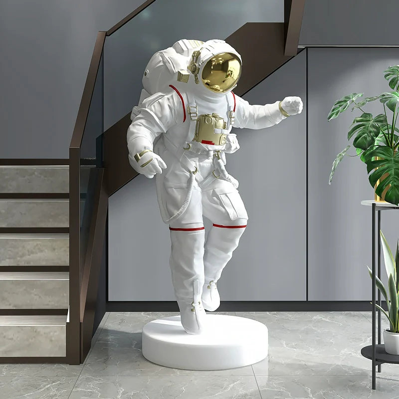 YUNCAN Hugo Astronaut Swing Ornament
