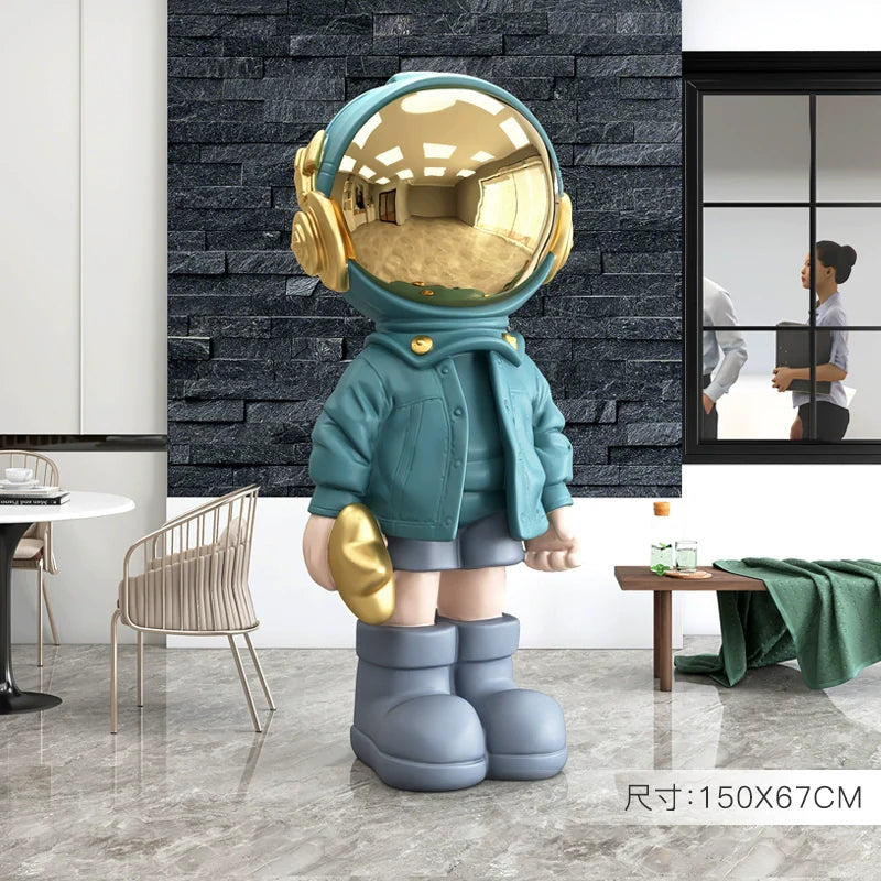 YUNCAN Hugo Astronaut Swing Ornament