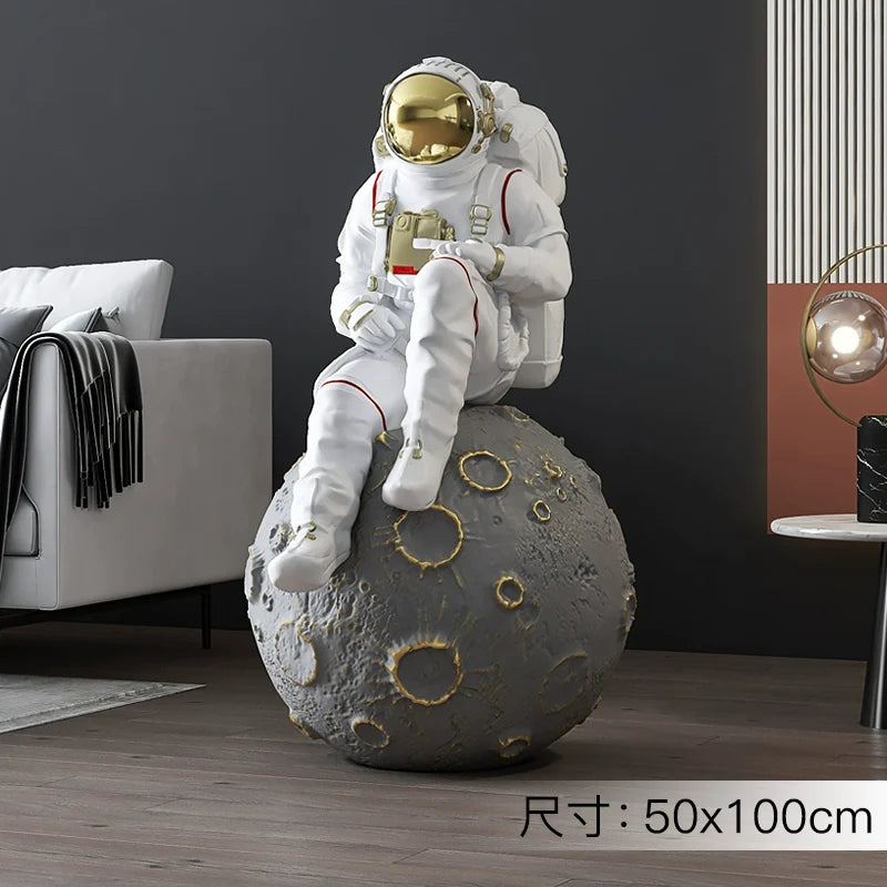 YUNCAN Hugo Astronaut Swing Ornament