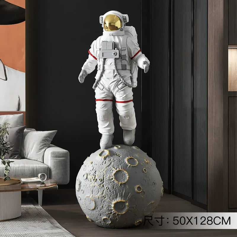 YUNCAN Hugo Astronaut Swing Ornament