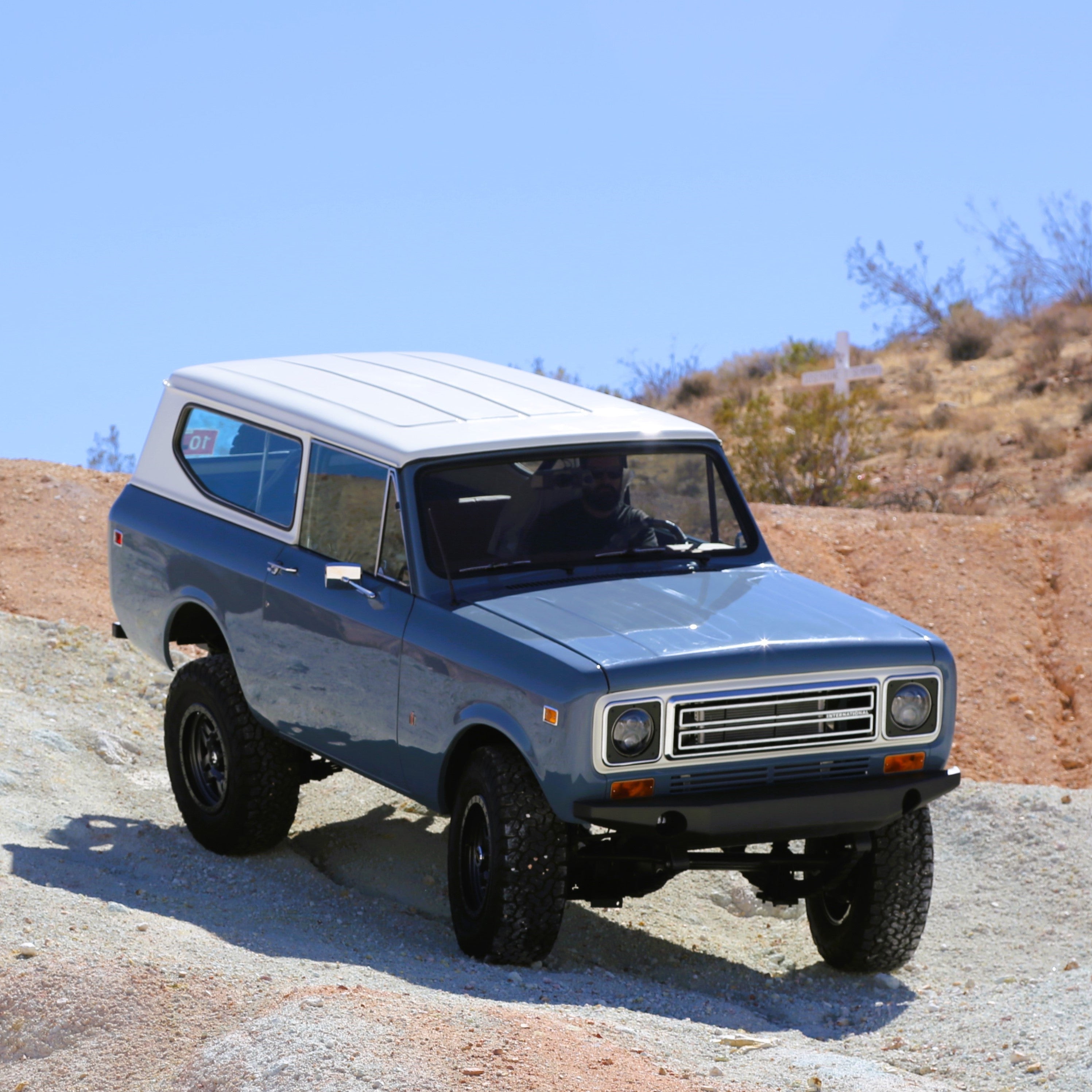 DVF Custom Edition 4" Lift Kit for an International Scout II - by Atlas Suspension