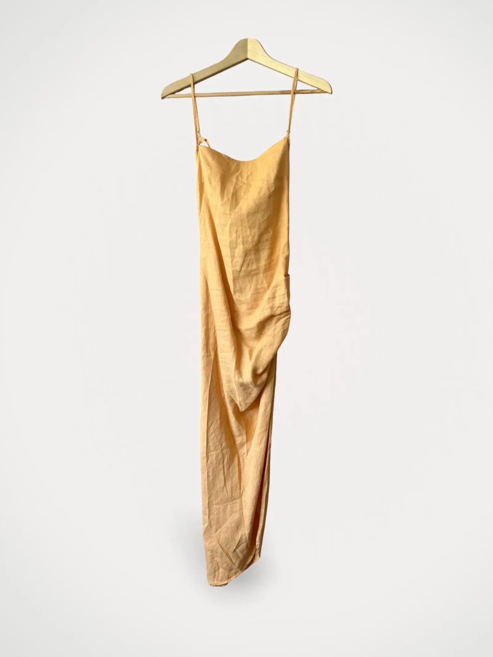 image of NA-KD-linneklänning