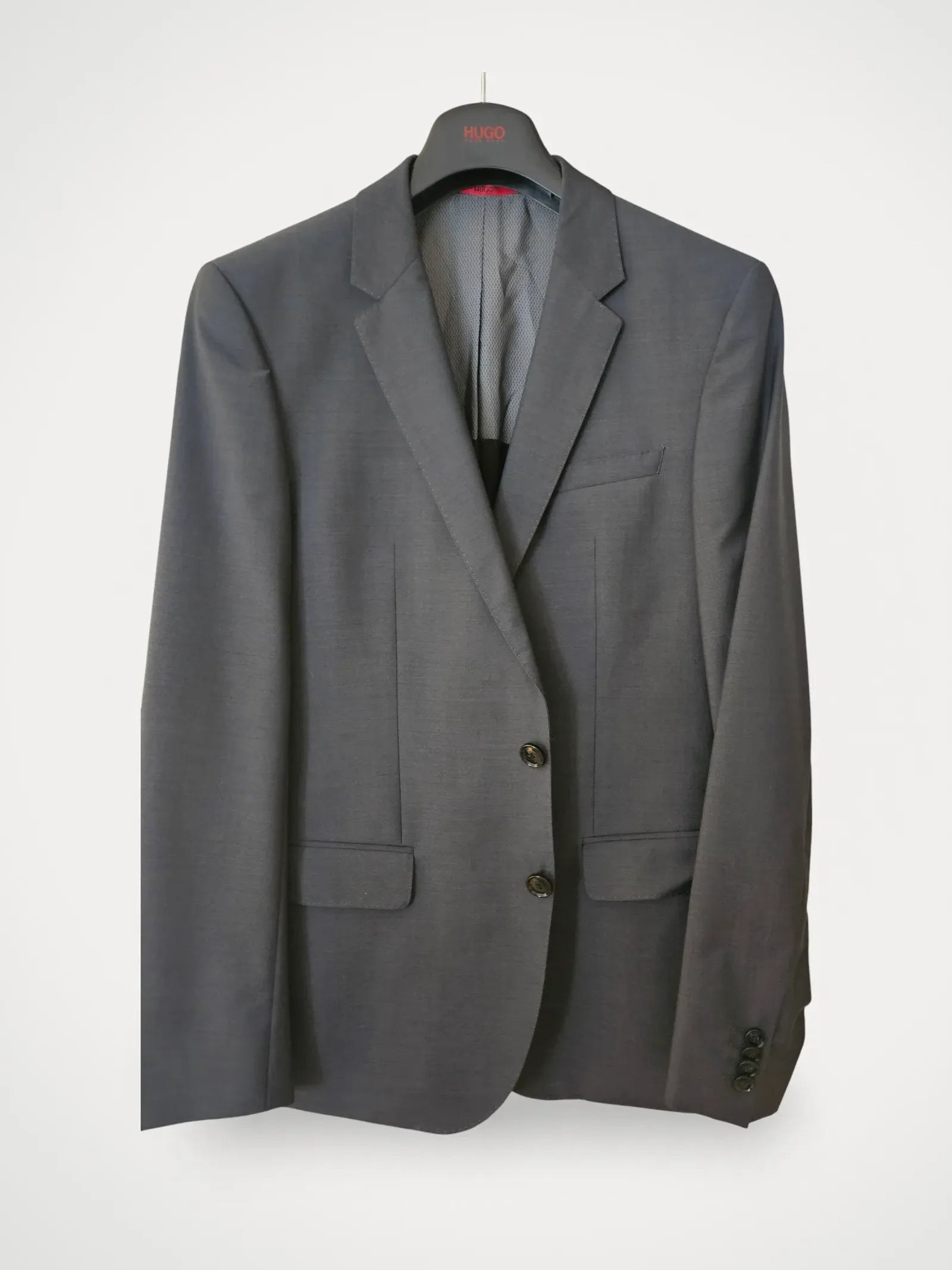 image of Hugo Boss-ullkostym NWOT